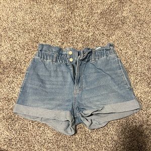 Medium wash holister mom jean shorts